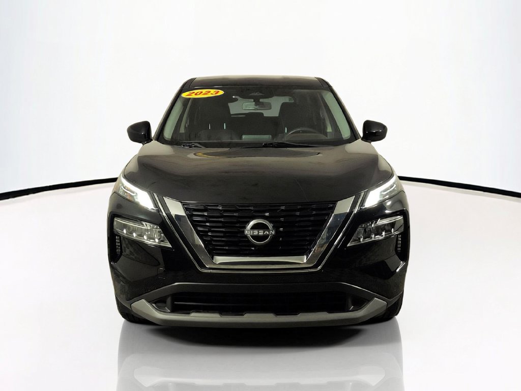 Used 2023 Nissan Rogue SV AWD/4WD image 3