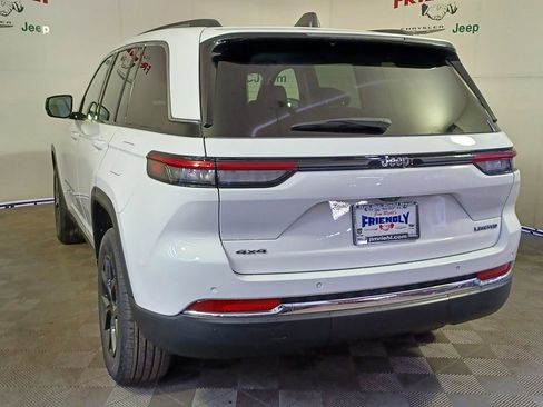 Used 2023 Jeep Grand Cherokee Limited w/ Trailer Tow Prep Group (B) image 4