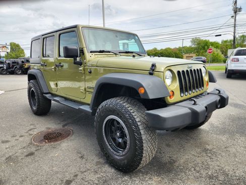 Used 2013 Jeep Wrangler Unlimited Sport AWD/4WD image 23