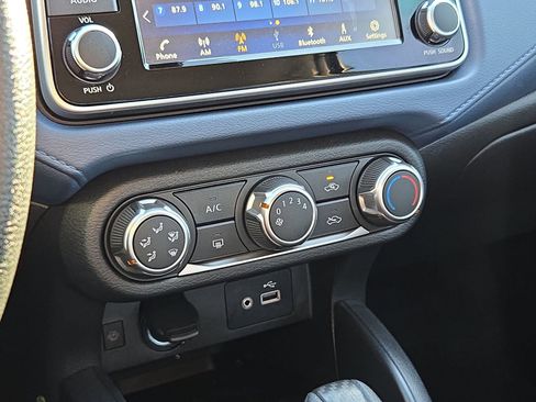 Used 2025 Nissan Versa SV w/ Trunk Package image 25