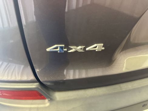 Used 2020 Jeep Cherokee Limited AWD/4WD image 12