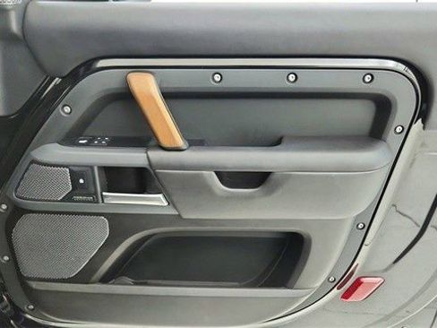 Used 2022 Land Rover Defender 90 X image 14