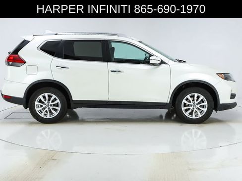 Used 2017 Nissan Rogue SV AWD/4WD image 11