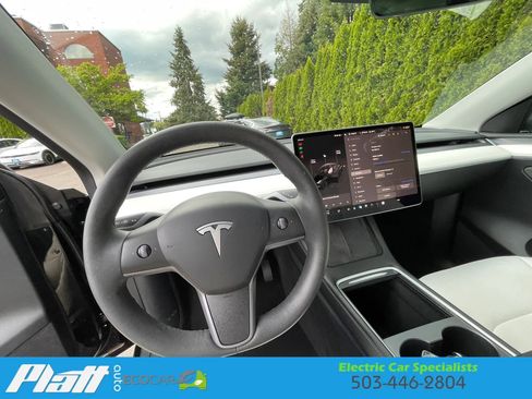 Used 2023 Tesla Model Y Long Range image 35