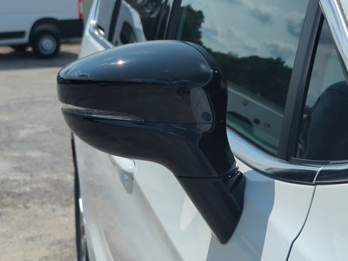 New 2027 Chrysler Pacifica LX FWD image 10