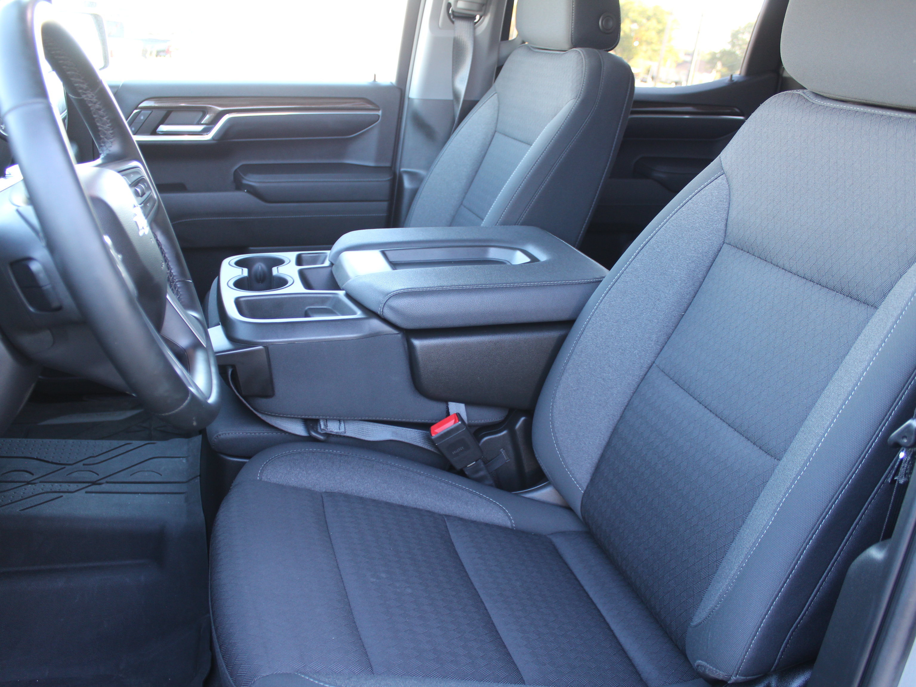Used 2023 Chevrolet Silverado 1500 LT AWD/4WD image 13