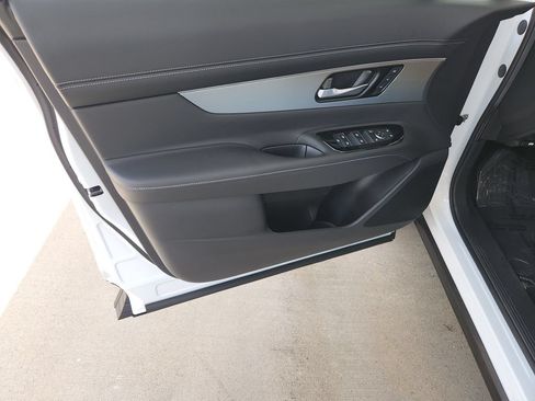 Certified 2025 Nissan Murano SL w/ Cargo Package AWD/4WD image 31