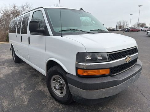 Used 2017 Chevrolet Express 3500 LT w/ LT Preferred Equipment Group image 2