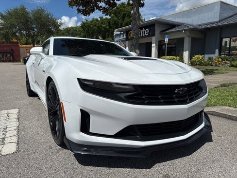 Used 2022 Chevrolet Camaro LT image 2