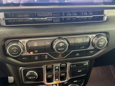 New 2026 Jeep Wrangler Unlimited Sport image 18