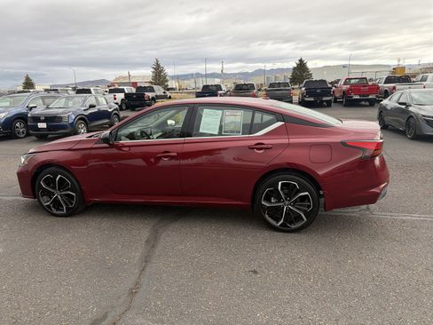 Used 2025 Nissan Altima 2.5 SR w/ SR Premium Package AWD/4WD image 9
