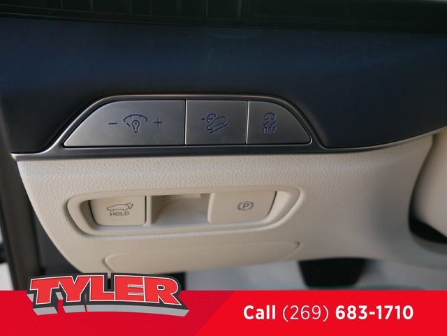 Used 2025 Genesis GV80 3.5T Prestige AWD/4WD image 27