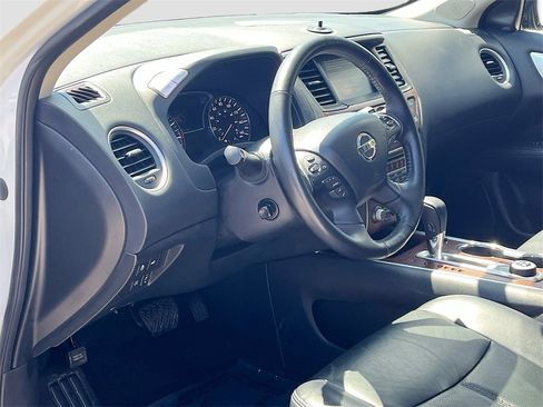 Certified 2020 Nissan Pathfinder Platinum image 9