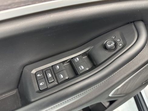 Used 2024 Jeep Grand Cherokee Limited 4xe image 20