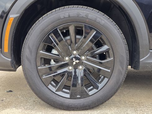 Used 2026 Mitsubishi Eclipse Cross Black Edition image 9