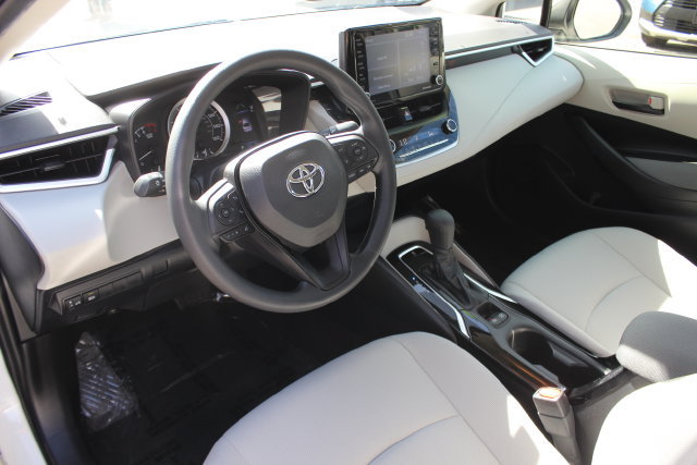 Used 2022 Toyota Corolla LE FWD image 6