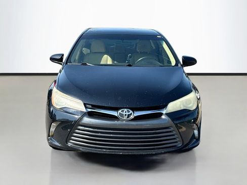 Used 2015 Toyota Camry LE FWD image 2