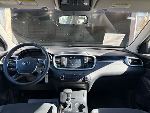 Used 2019 Kia Sorento L image 19
