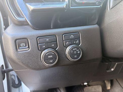 Used 2024 Chevrolet Silverado 2500 LT image 11