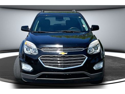 Used 2017 Chevrolet Equinox LT w/ Convenience Package AWD/4WD image 4