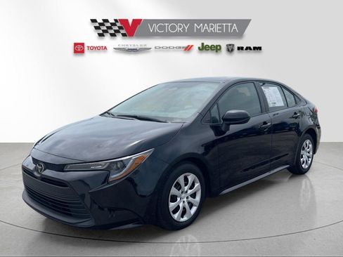 Used 2024 Toyota Corolla LE FWD image 1