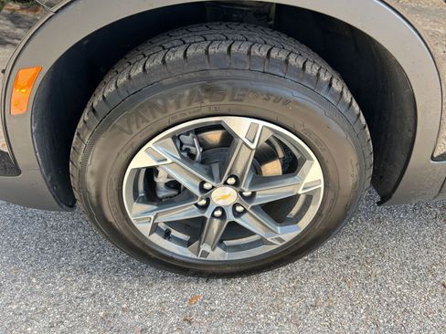 Used 2025 Chevrolet Blazer LT image 25