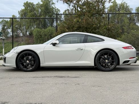 Used 2019 Porsche 911 Carrera image 2