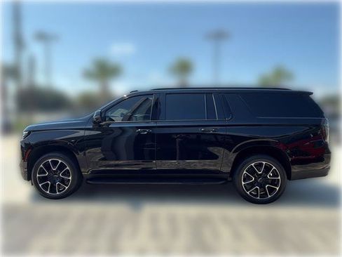 Used 2025 Chevrolet Suburban RST w/ Comfort Package RWD image 7