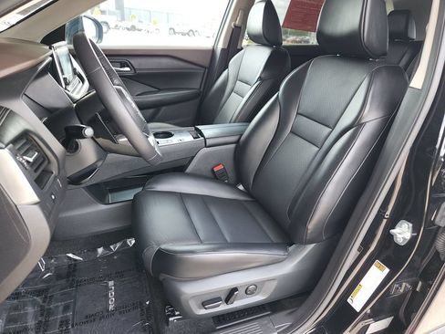 Certified 2023 Nissan Rogue SV w/ SV Premium B Package FWD image 13