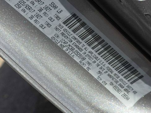 Used 2018 Jeep Cherokee Latitude w/ Cold Weather Group image 25