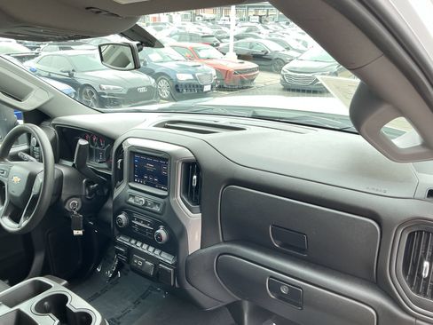 Used 2022 Chevrolet Silverado 2500 Custom w/ Custom Value Package AWD/4WD image 15