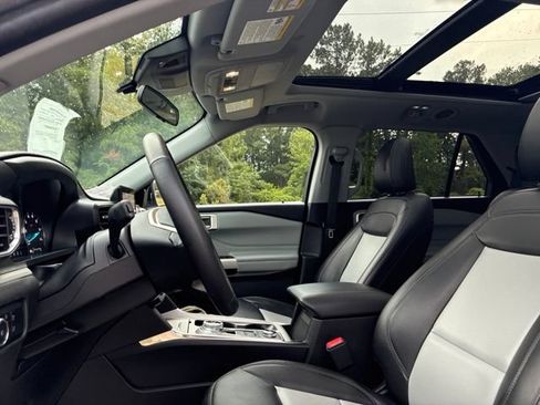 Used 2023 Ford Explorer XLT w/ Equipment Group 202A AWD/4WD image 21