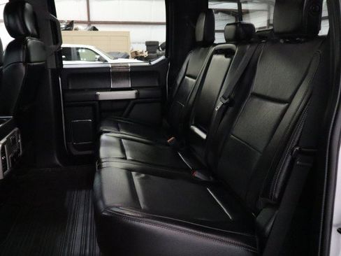 Used 2018 Ford F250 Lariat w/ Lariat Value Package AWD/4WD image 9