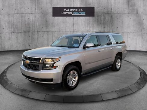 Used 2019 Chevrolet Suburban LT image 3