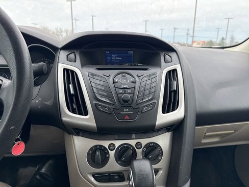 Used 2014 Ford Focus SE image 6