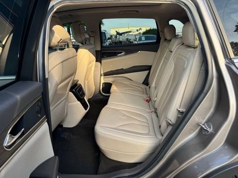 Used 2020 Lincoln Nautilus Reserve image 14