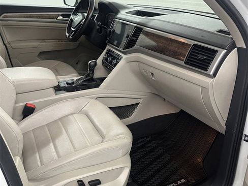 Used 2019 Volkswagen Atlas SEL Premium image 41