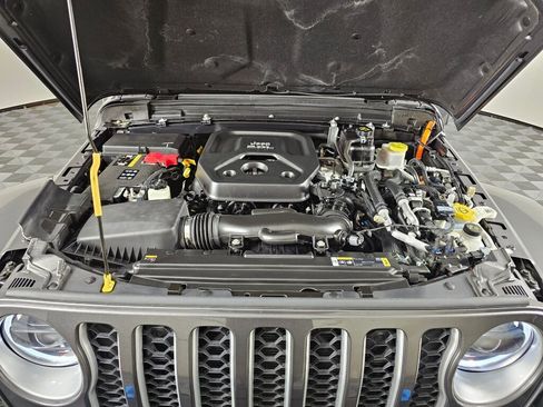 Used 2023 Jeep Wrangler Unlimited Sahara w/ Cold Weather Group AWD/4WD image 11