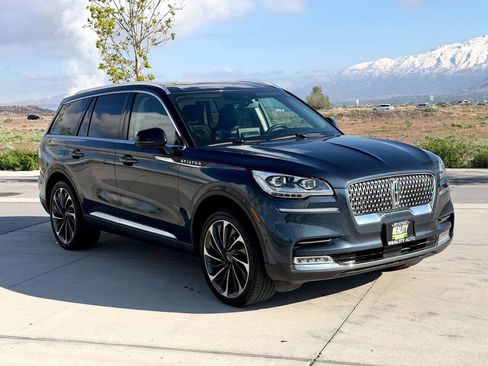Used 2024 Lincoln Aviator Reserve w/ Equipment Group 201A AWD/4WD image 3