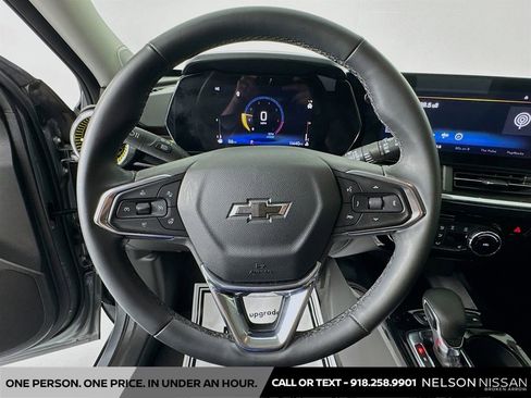 Used 2025 Chevrolet Trax ACTIV FWD image 11