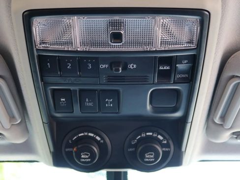 Used 2017 Toyota 4Runner TRD Off-Road Premium AWD/4WD image 32