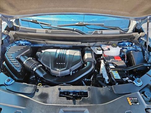 Used 2025 Chevrolet Traverse RS image 26