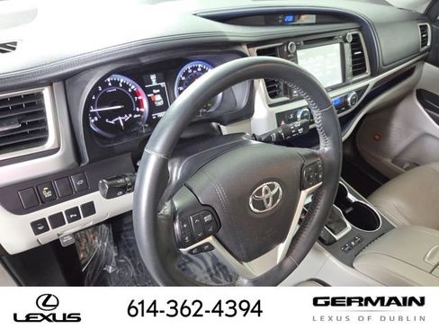 Used 2016 Toyota Highlander Limited AWD/4WD image 16