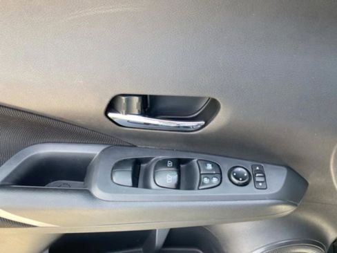 Used 2023 Nissan Kicks SV FWD image 9