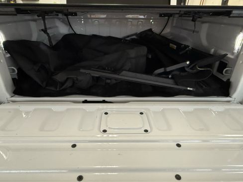 Used 2023 Jeep Gladiator Overland image 24