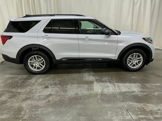 New 2026 Ford Explorer Active AWD/4WD image 2