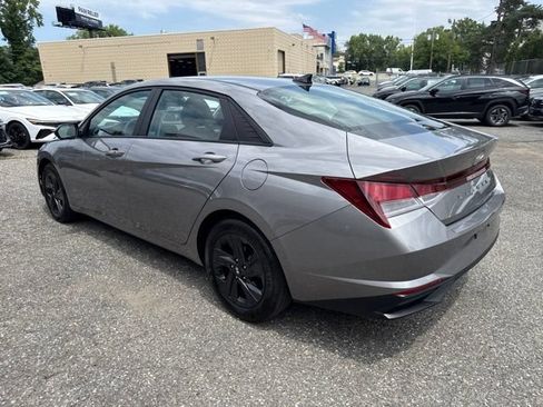 Used 2023 Hyundai Elantra SEL FWD image 17