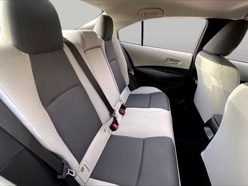 Used 2026 Toyota Corolla LE FWD image 19