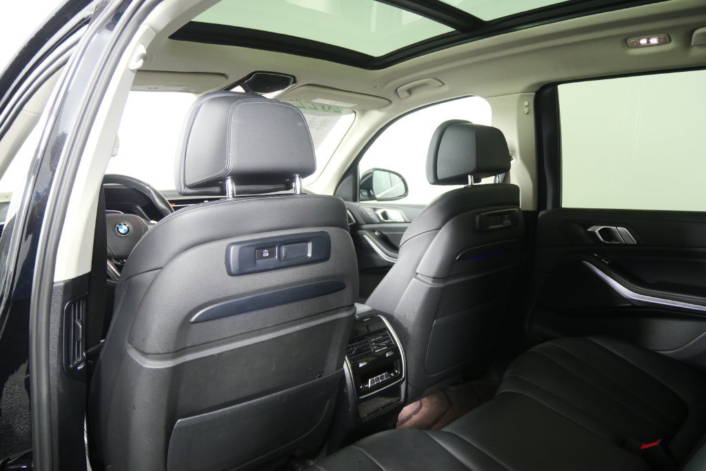 Used 2022 BMW X7 xDrive40i w/ Premium Package AWD/4WD image 17