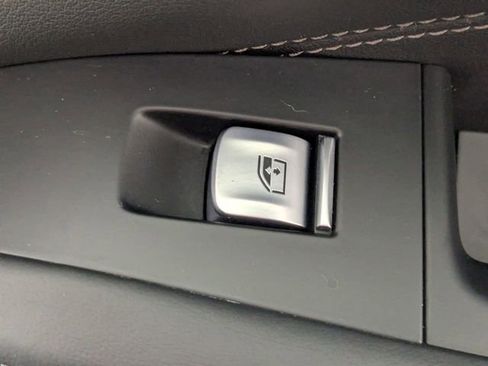 Used 2024 BMW X7 xDrive40i w/ M Sport Package image 40